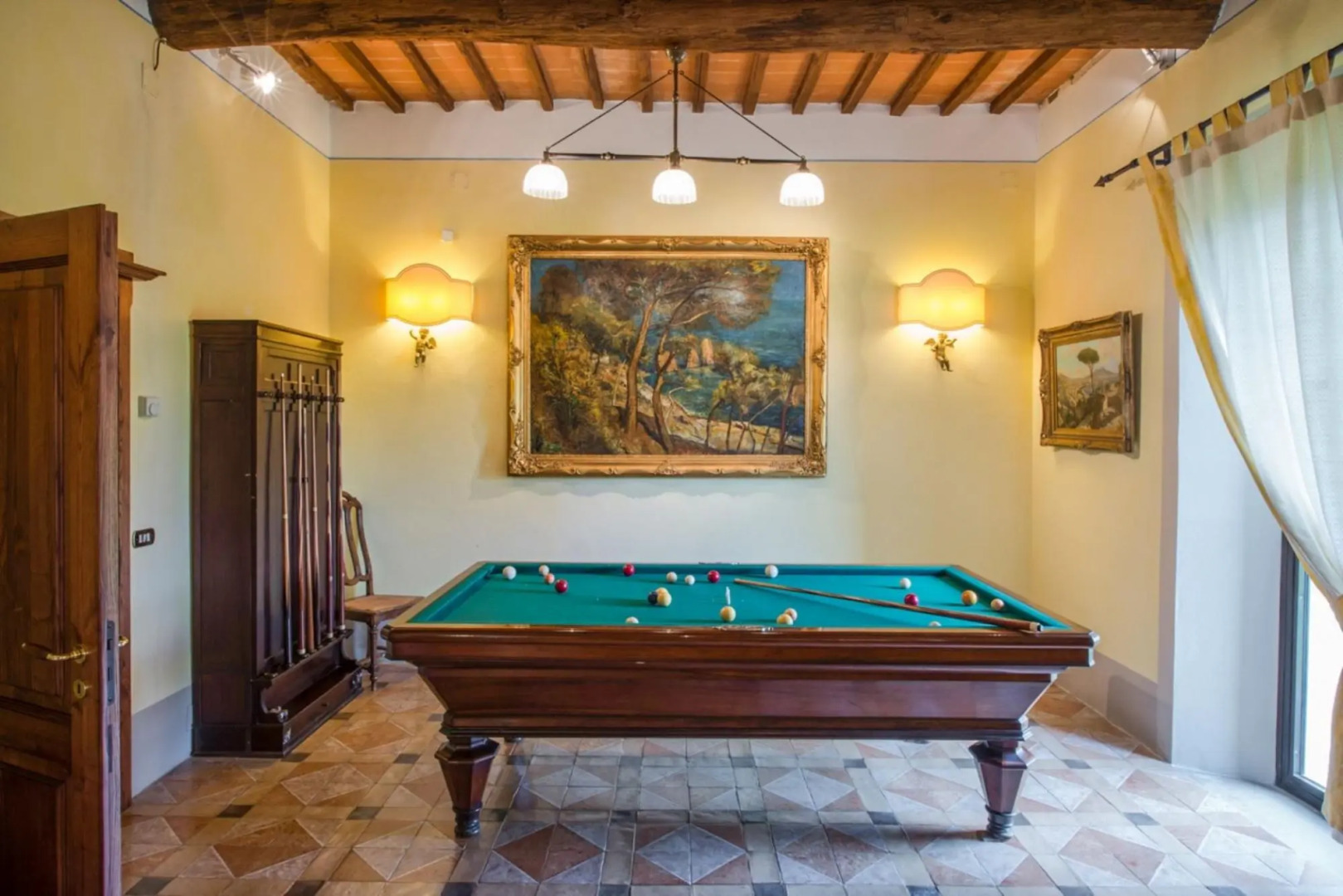 Independent Villa up to 18 Guests Pool Tennis Fitness and Wellness Area -villa Giuncheto