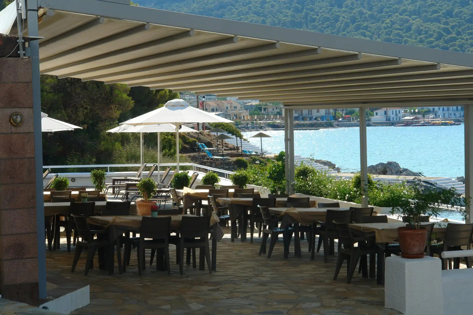 Golden View Beach Hotel