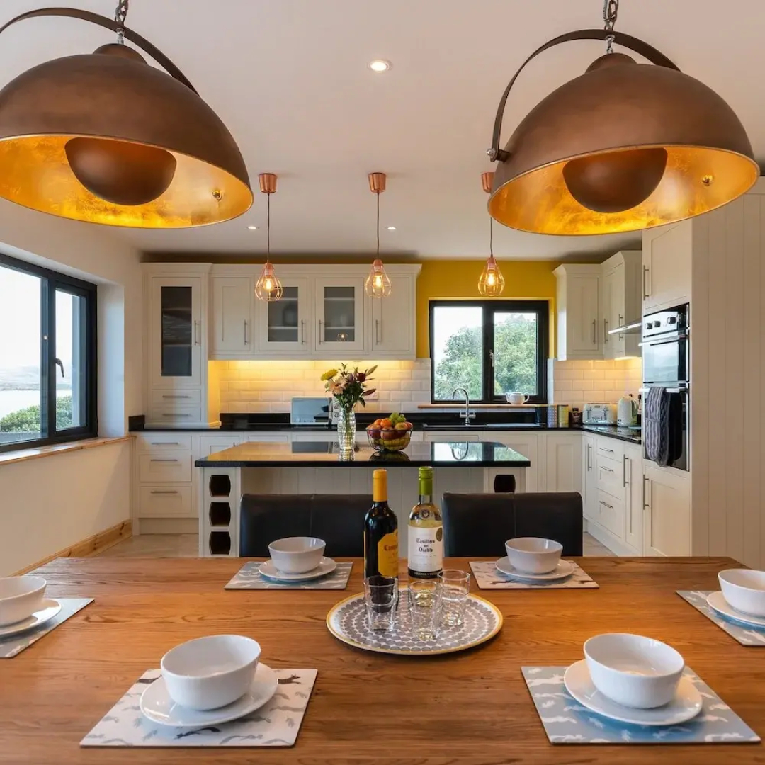 Luxury 4 Bedroom Holiday Home Overlooking the sea on Valentia Island