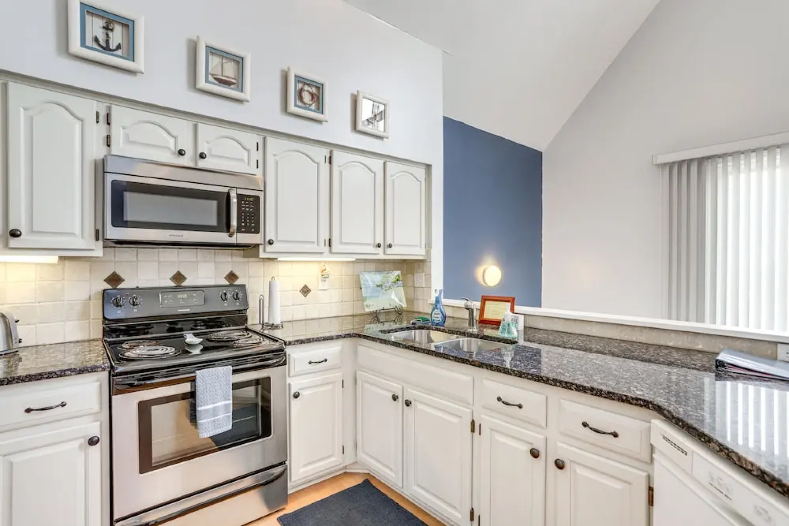 Family-friendly Port Clinton Home w/ Private Deck