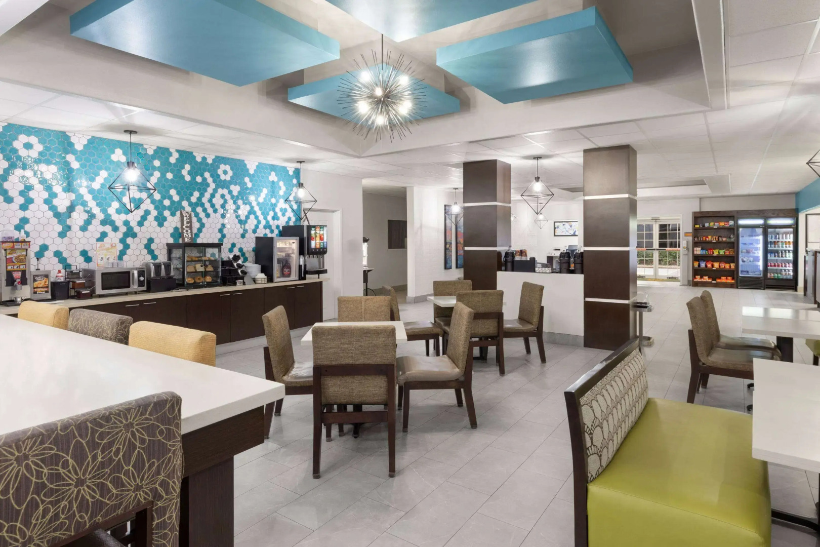 La Quinta Inn & Suites by Wyndham Angleton