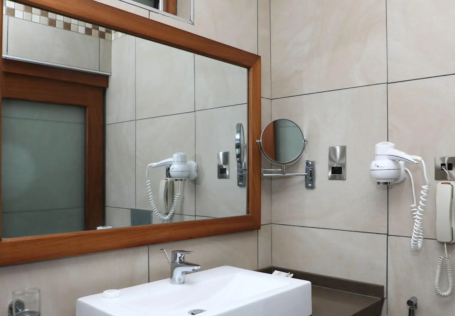 Travellers Beach Hotel & Club