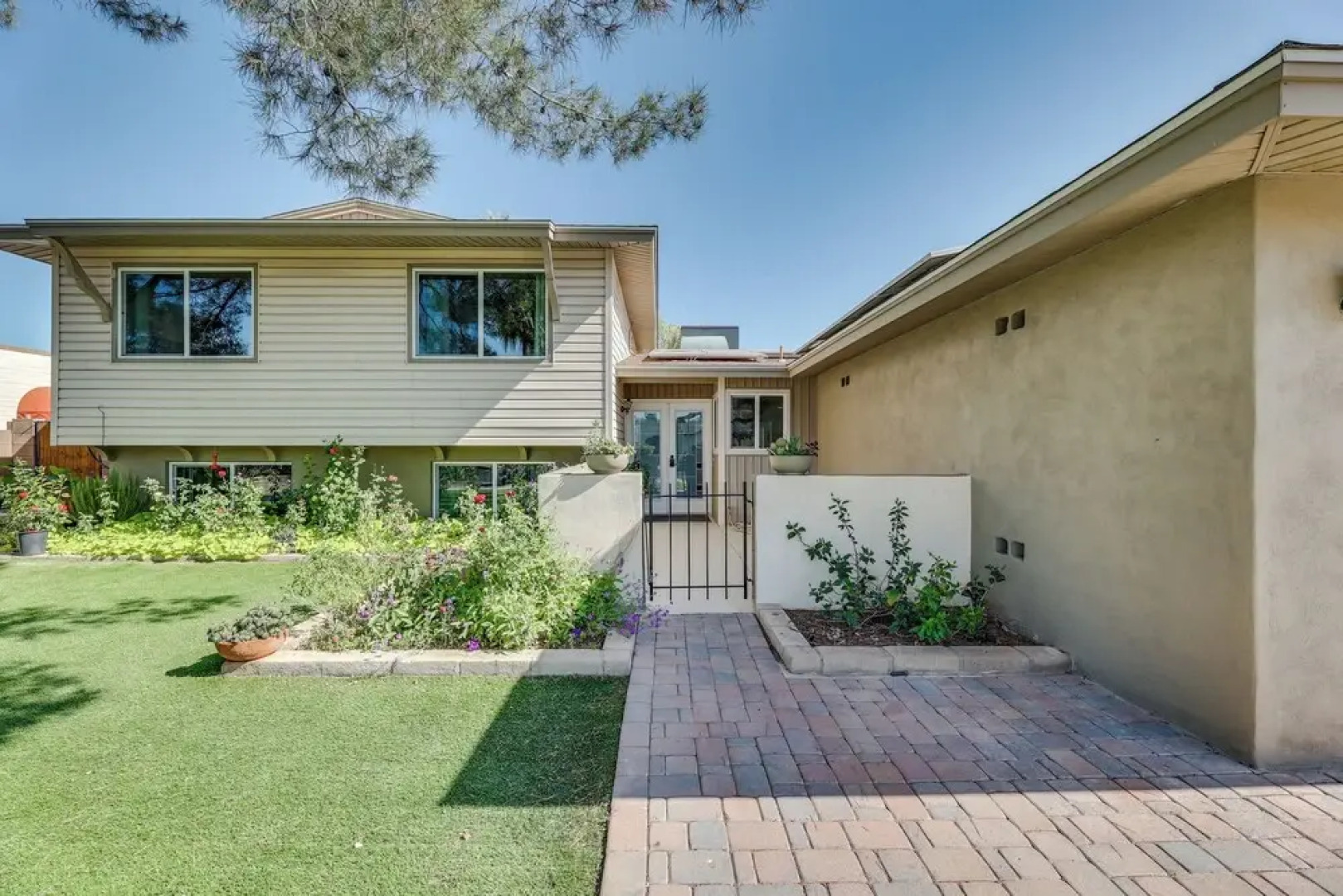Pet-friendly Mesa Home w/ Community Amenities!
