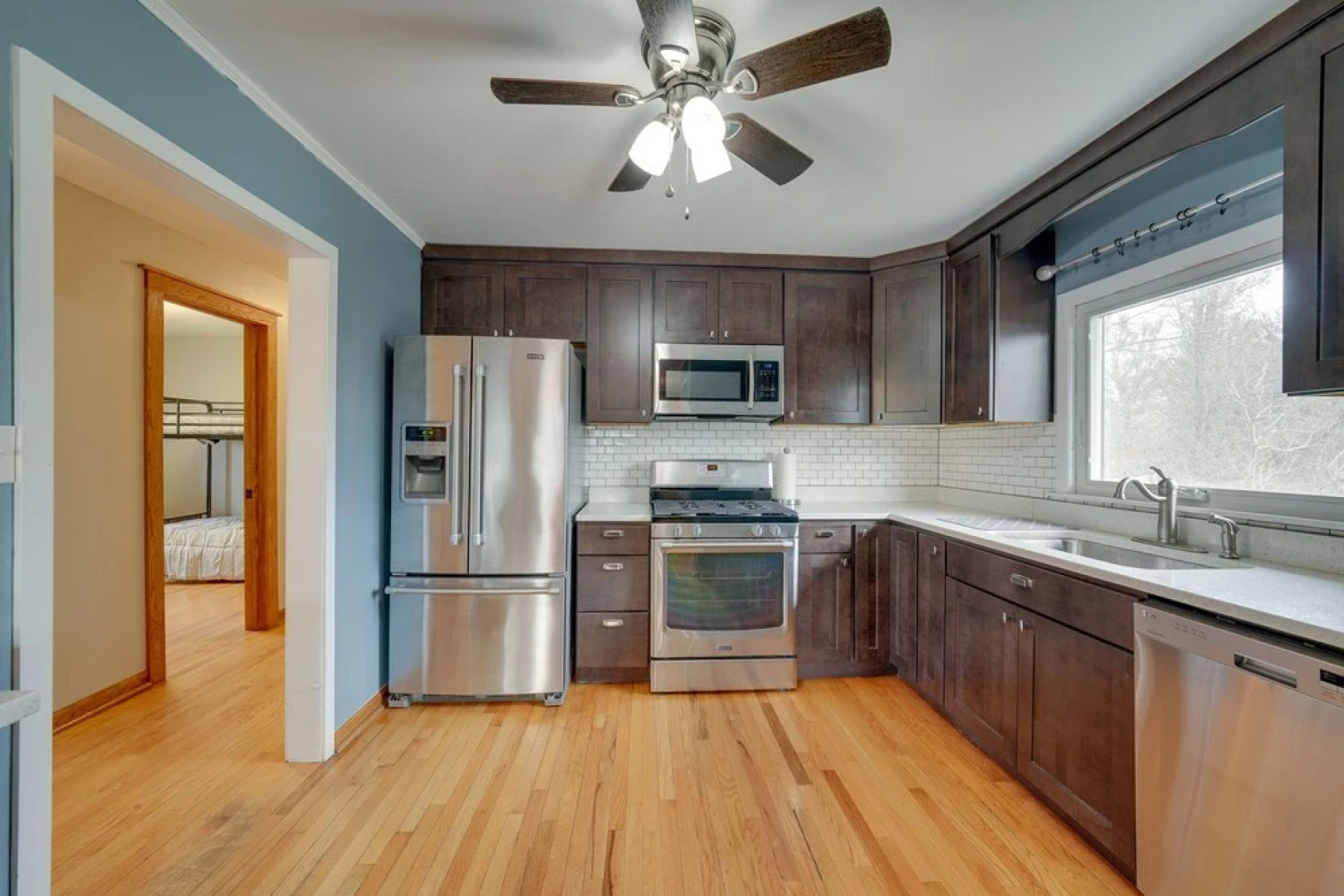 Cozy Lisle Home w/ Fenced Backyard: Pets Welcome!