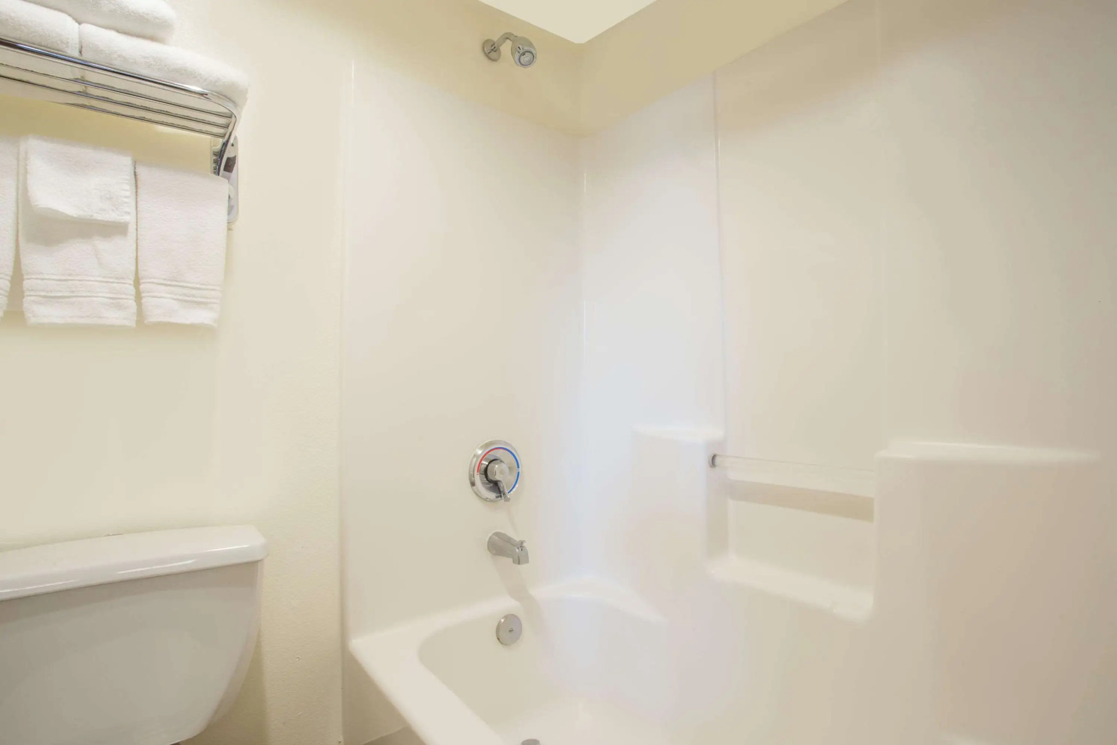 Days Inn by Wyndham Seattle Aurora