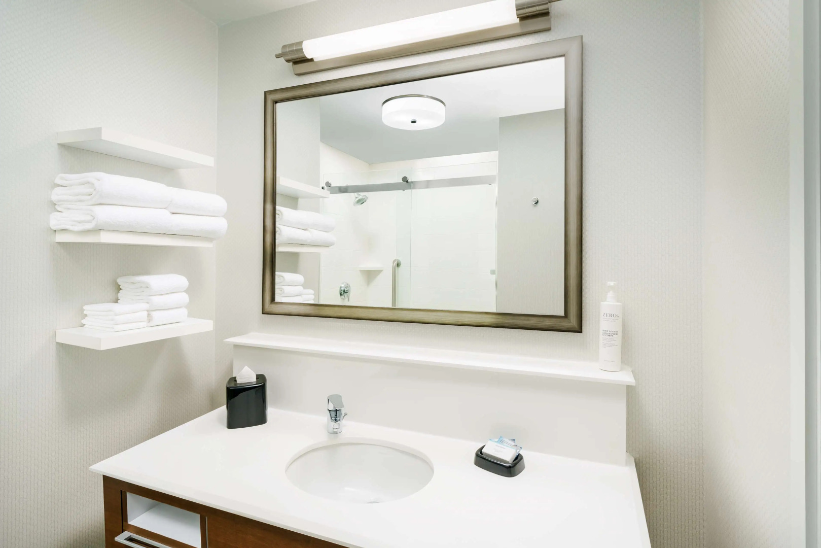 Hampton Inn & Suites LAX El Segundo