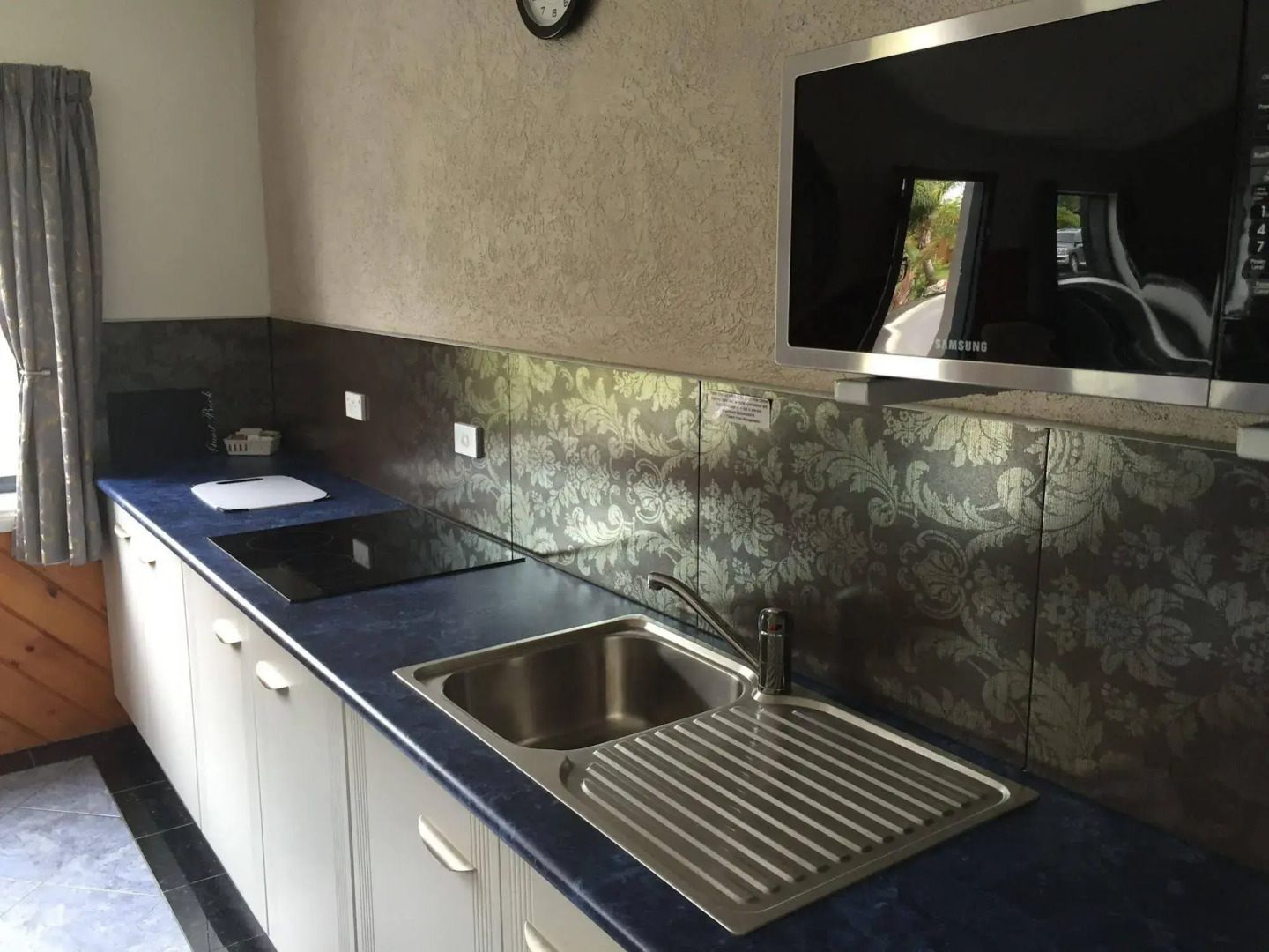 Georges Bay Apartments