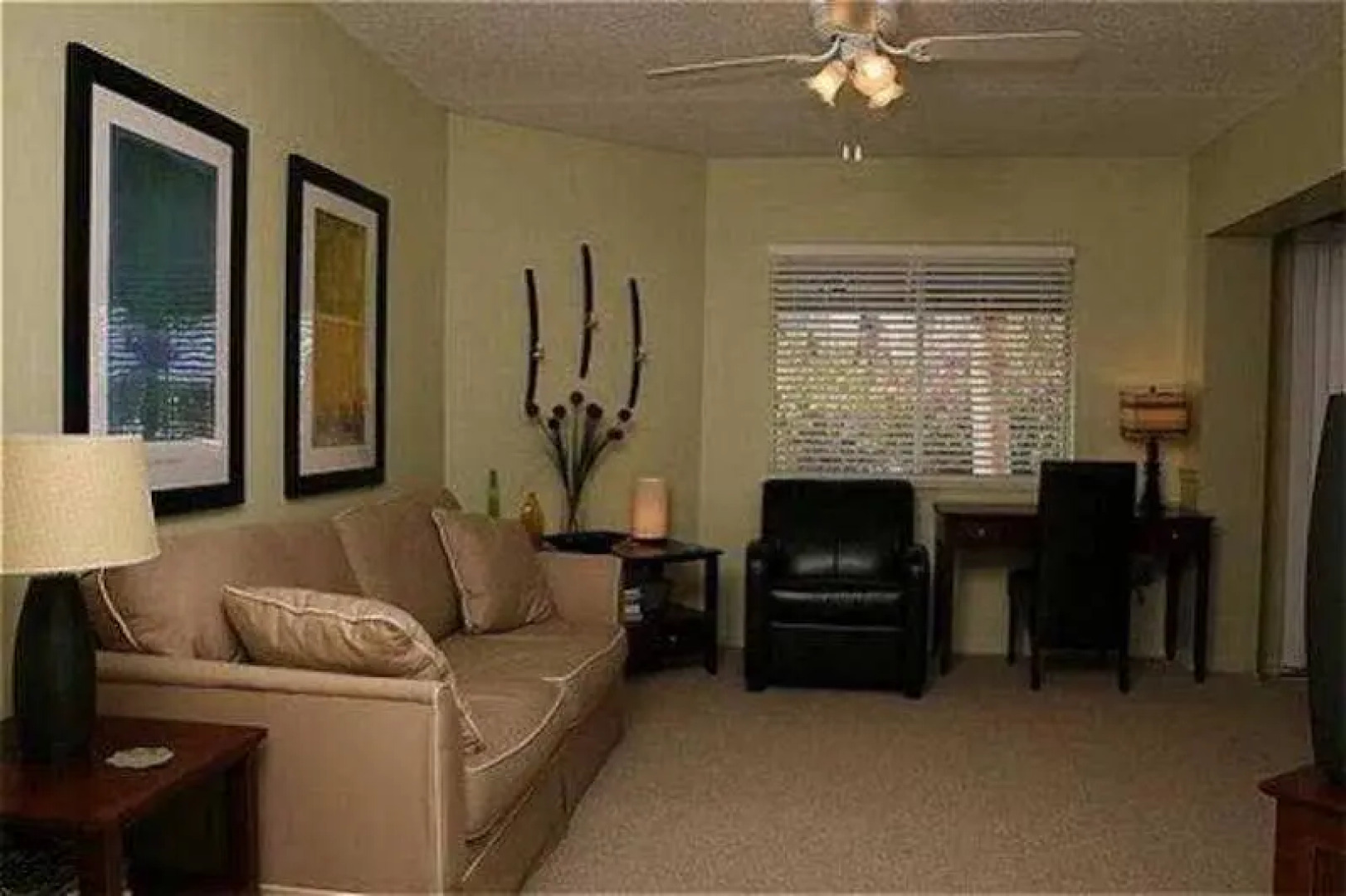 Royal Mansions Resort