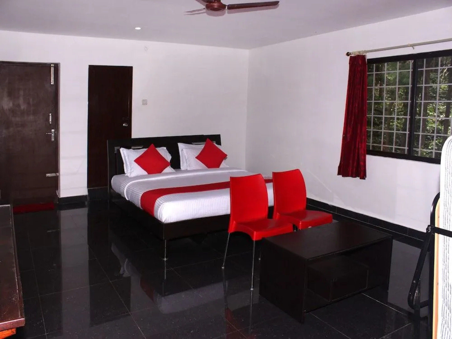 OYO 14807 Hotel Yercaud The Raintrees