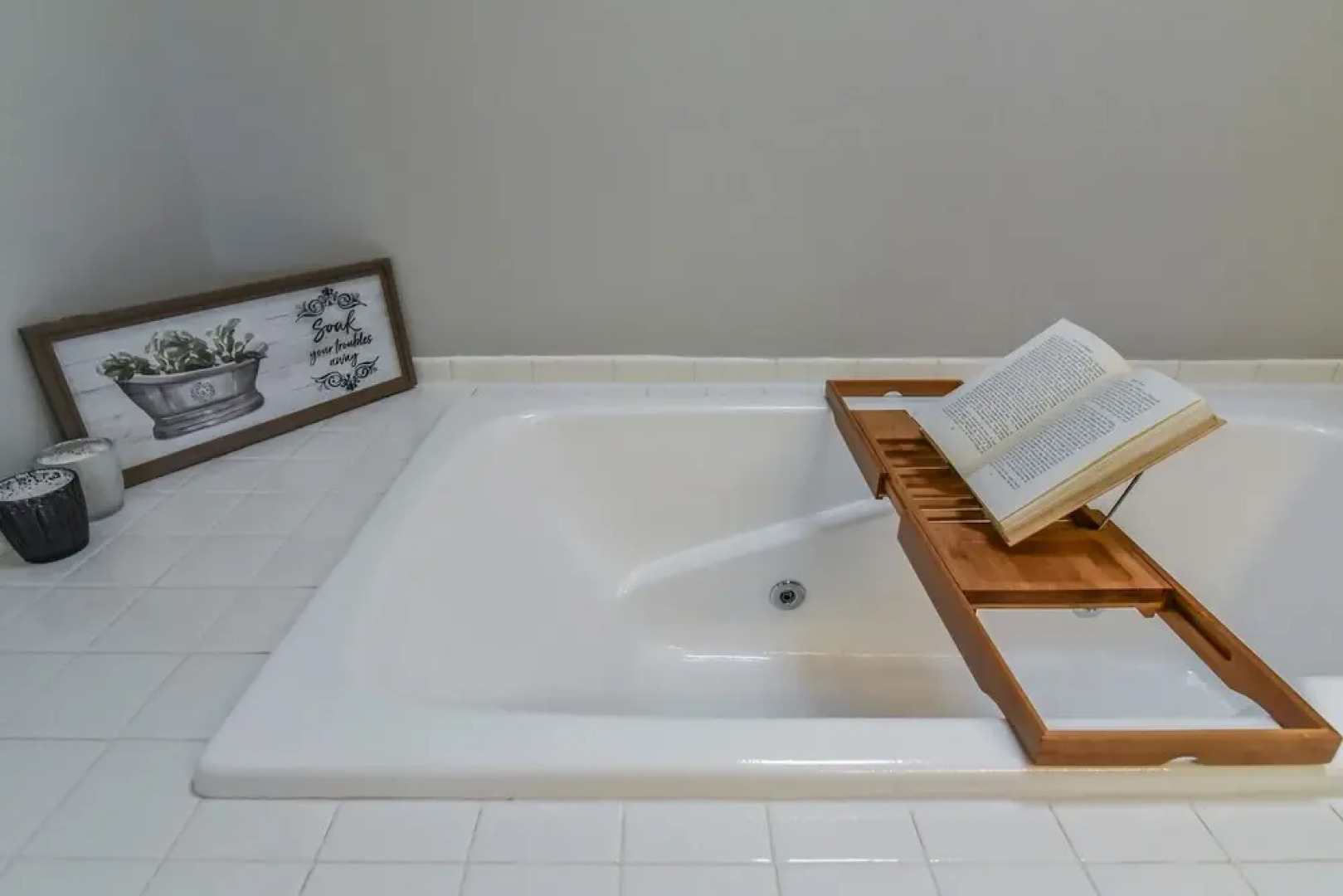 Pinners Compound- 4 BR hot tub fire pit