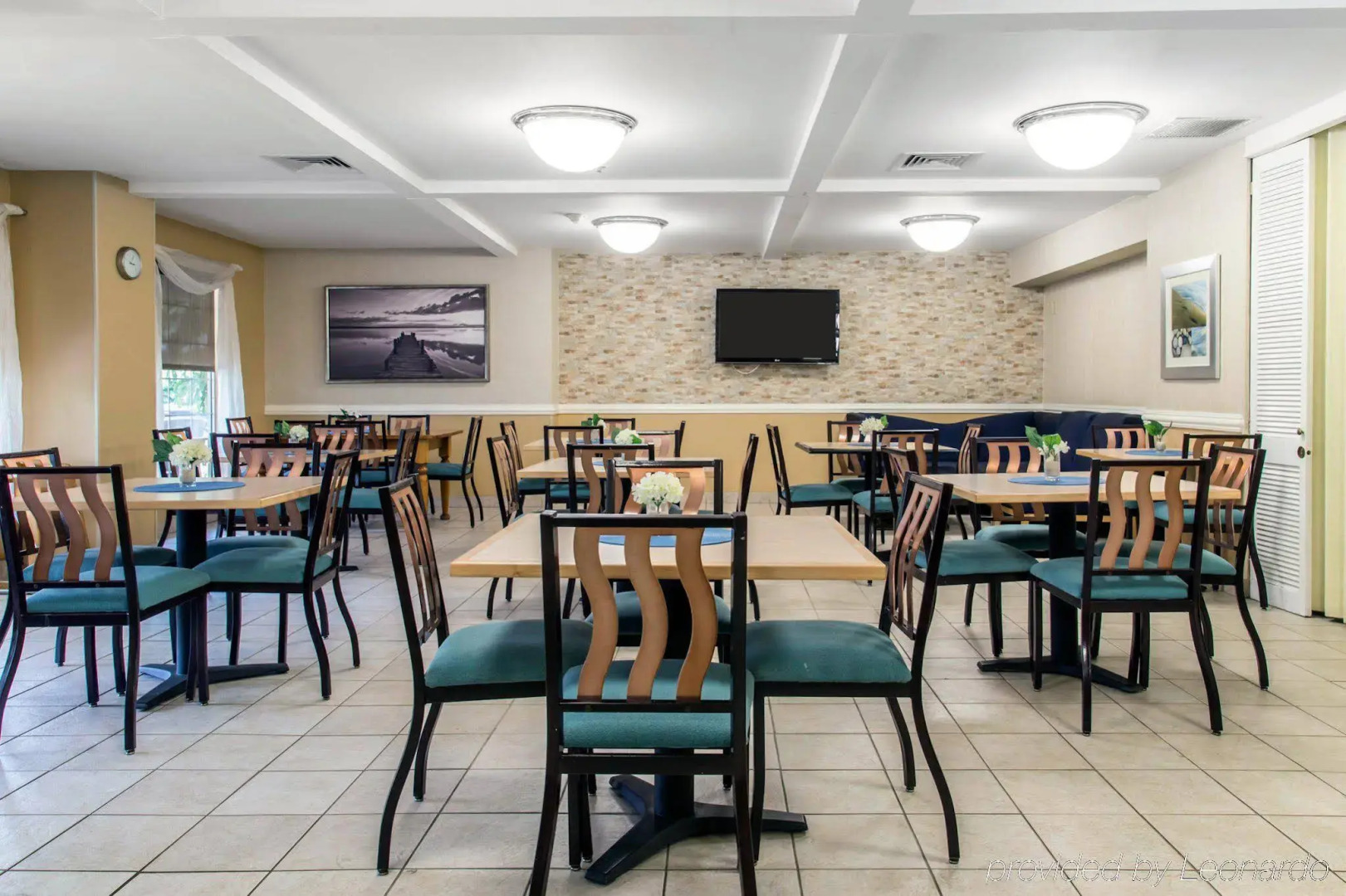 Hampton by Hilton Grand Cayman Seven Mile Beach