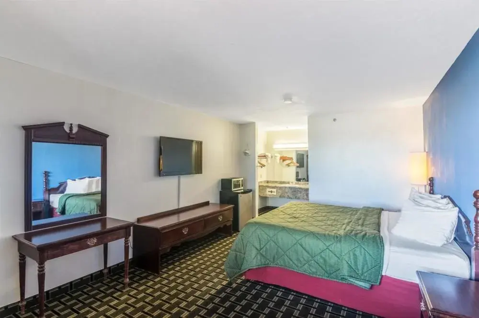Premiere Inn & Suites
