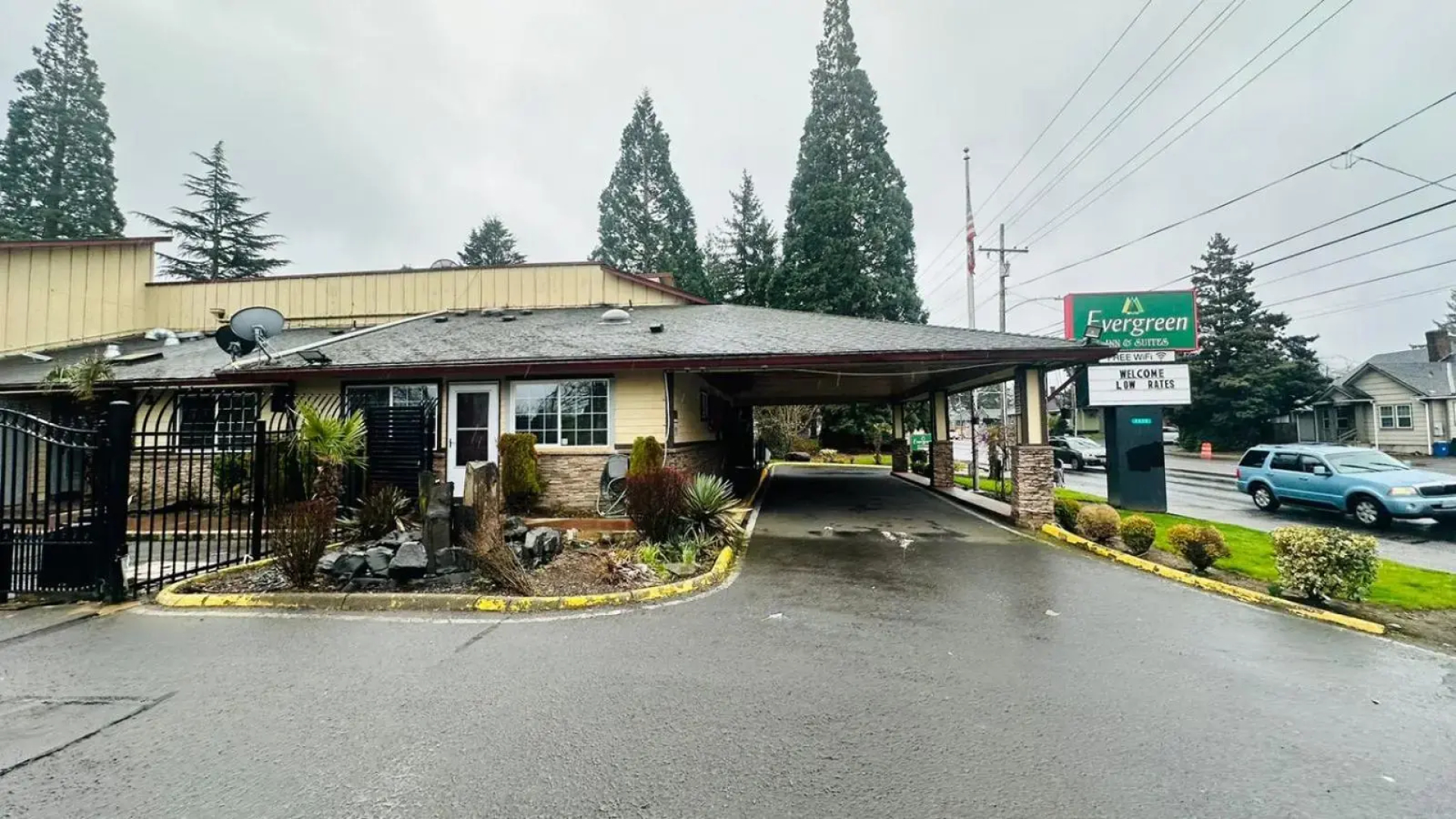 Evergreen Inn & Suites Portland Airport