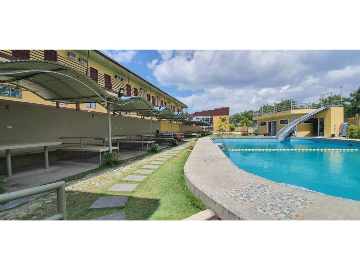 OYO 585 Dragon Pod Hotel And Resort