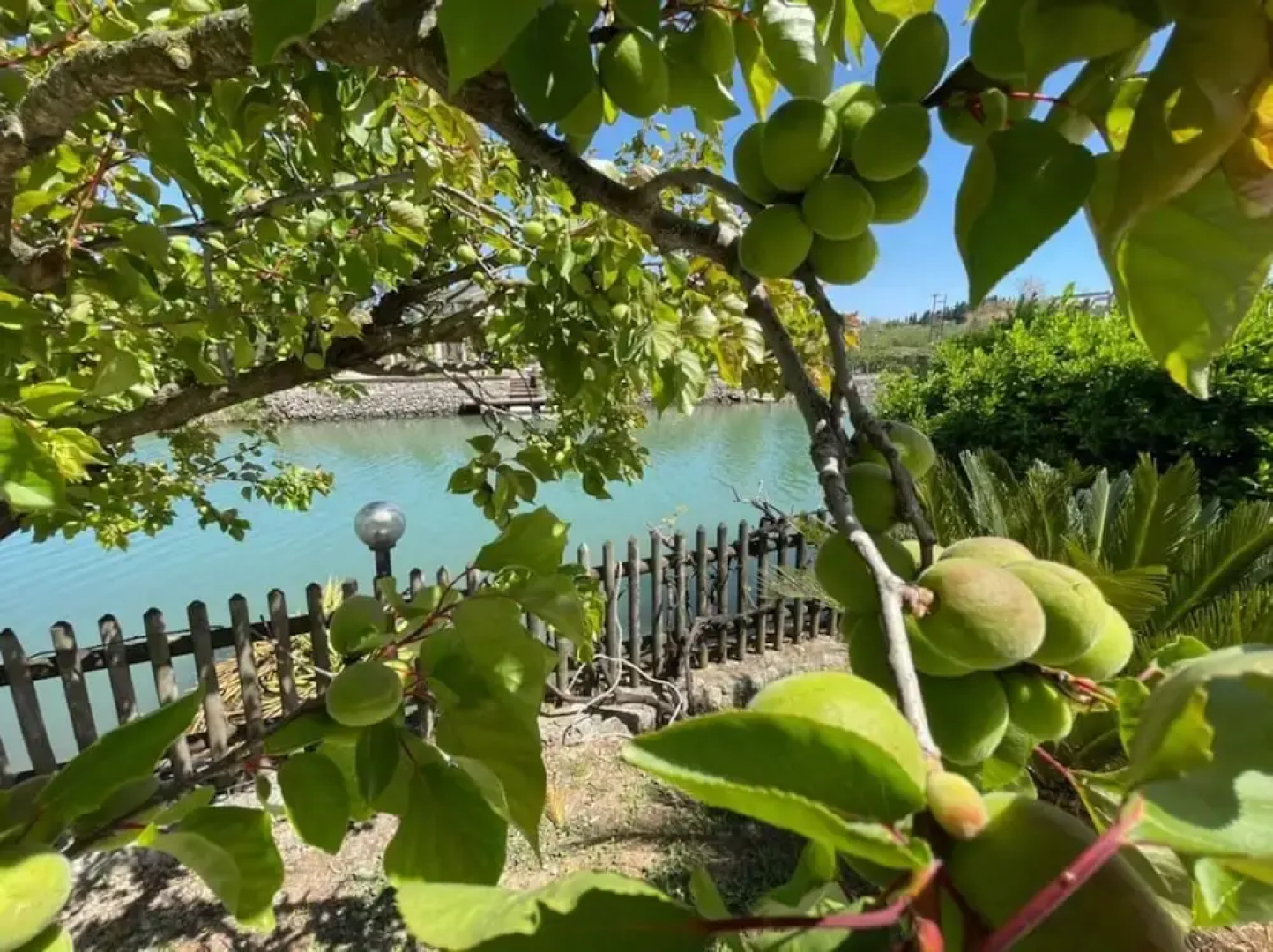 Riverside Villa 8 Persons With Access to the sea