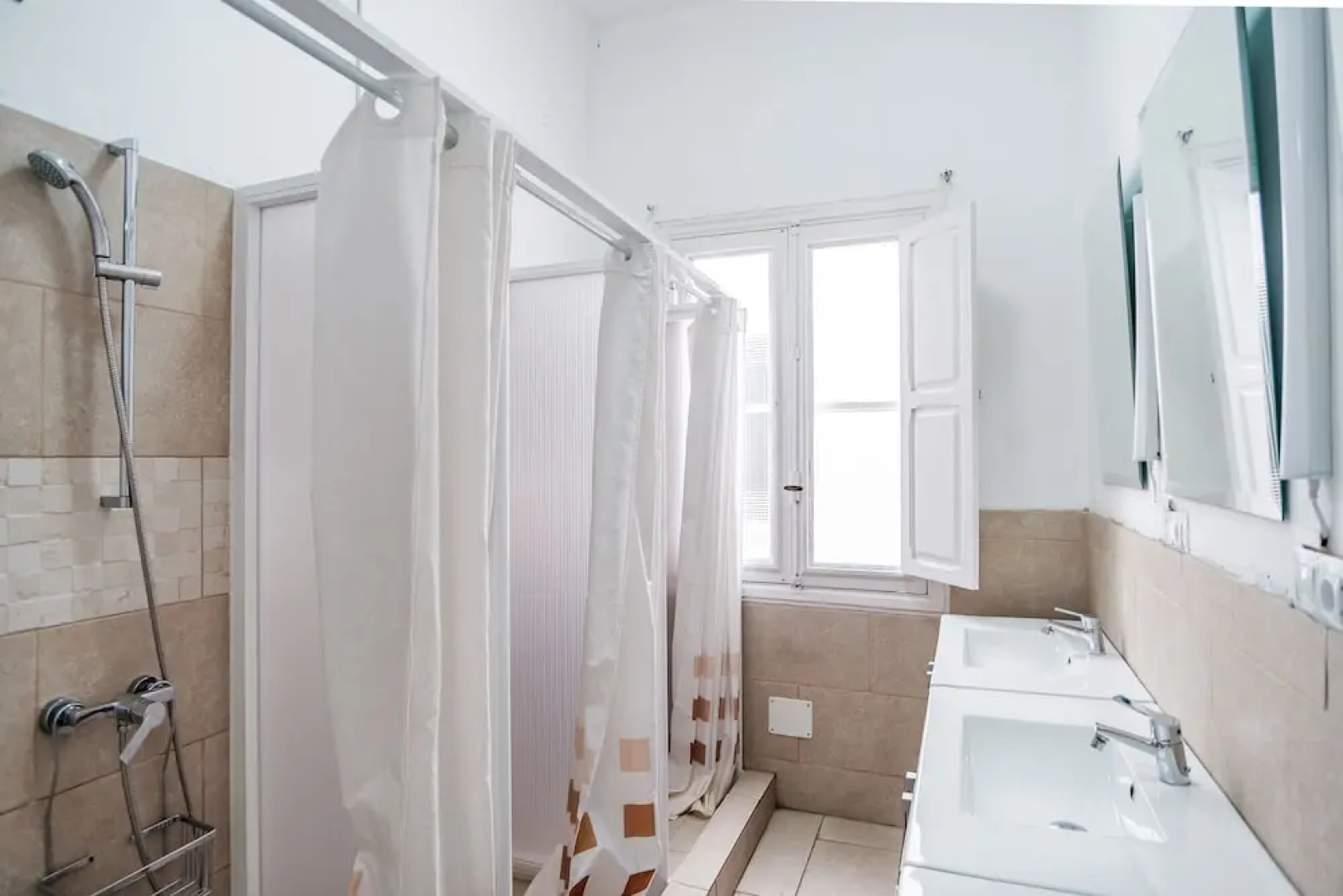 Wanderlust Hostel
