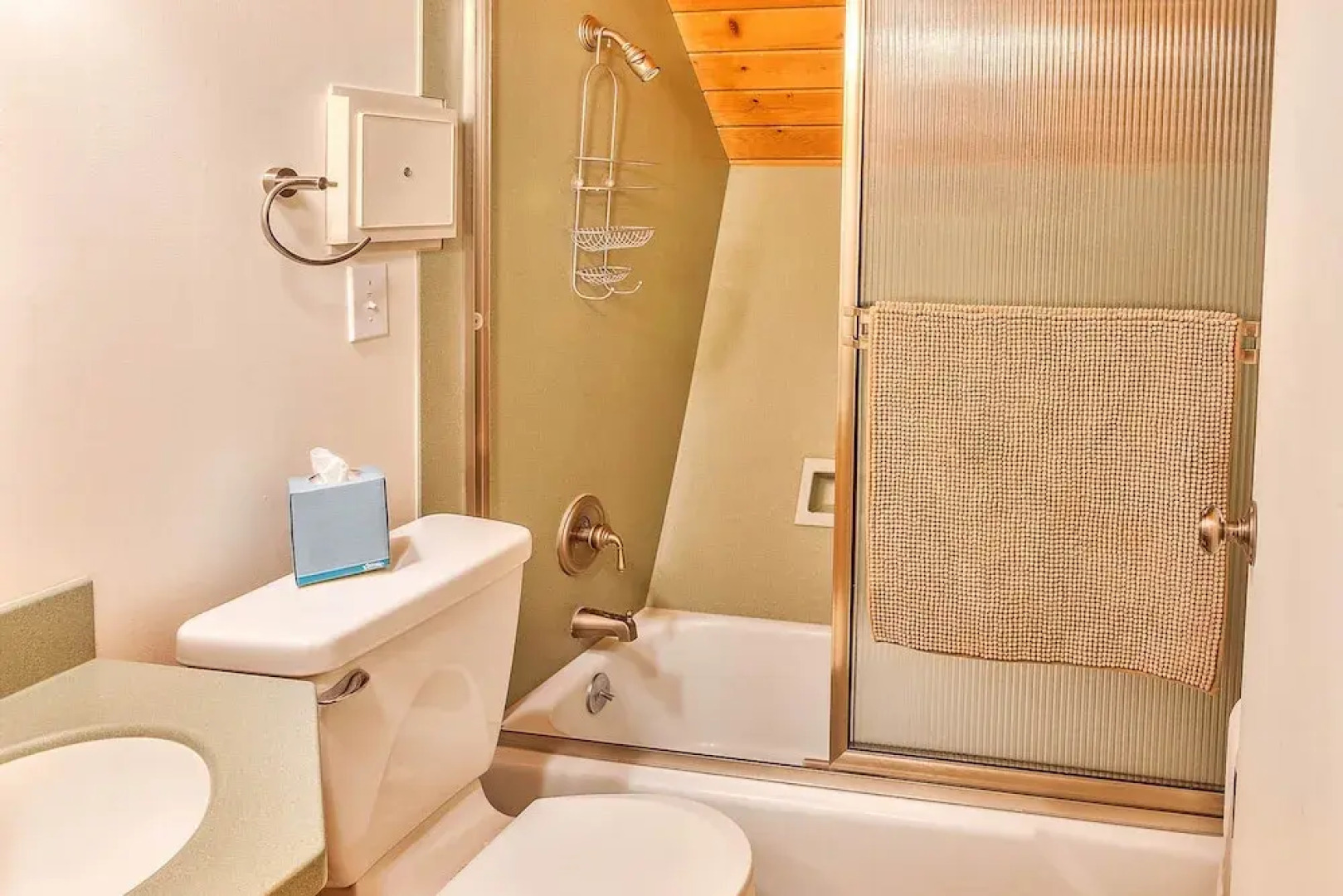 Four Stone Lodge Near Mt Rainier