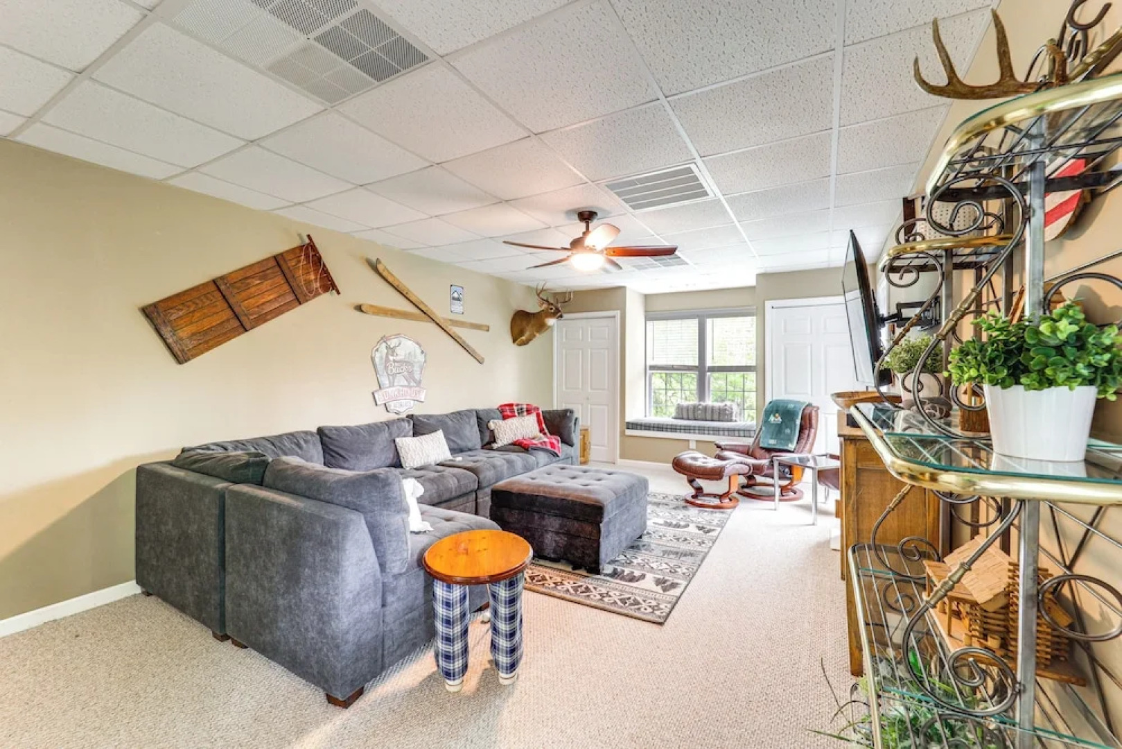 9 Mi to Sugar Mountain: Newland Cabin w/ Fire Pit!