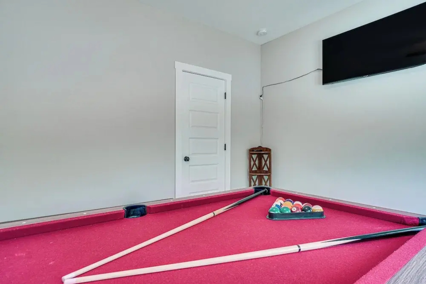 Hot Tub & EV Charger: Helen Getaway w/ Views!