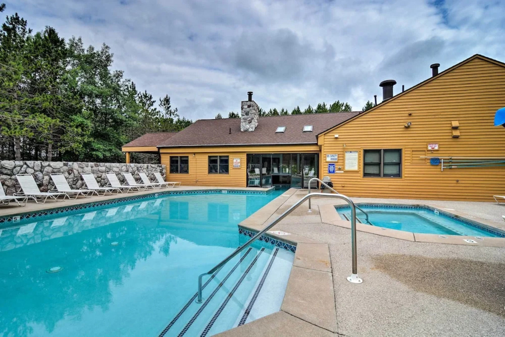 1 Mi to Nubs Nob: Pet-friendly Home w/ Hot Tub