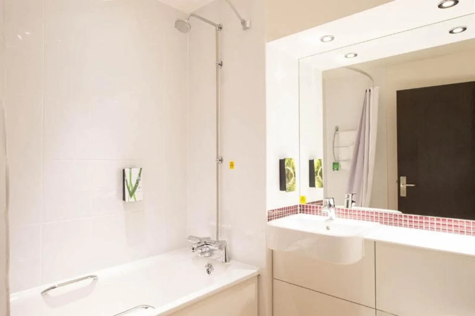 Premier Inn Farnborough Town Centre