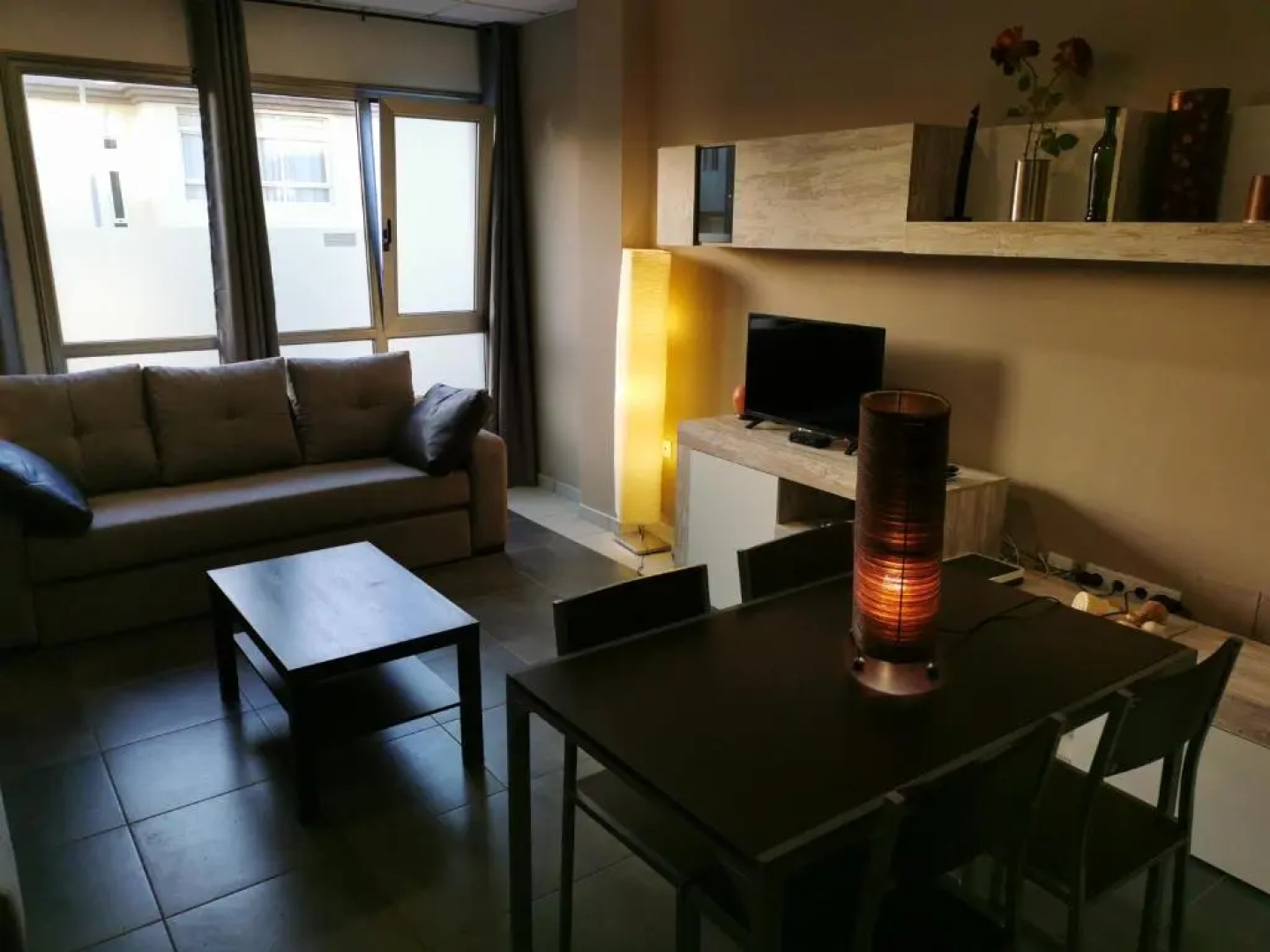 2V Luxury Apartment Near Beach