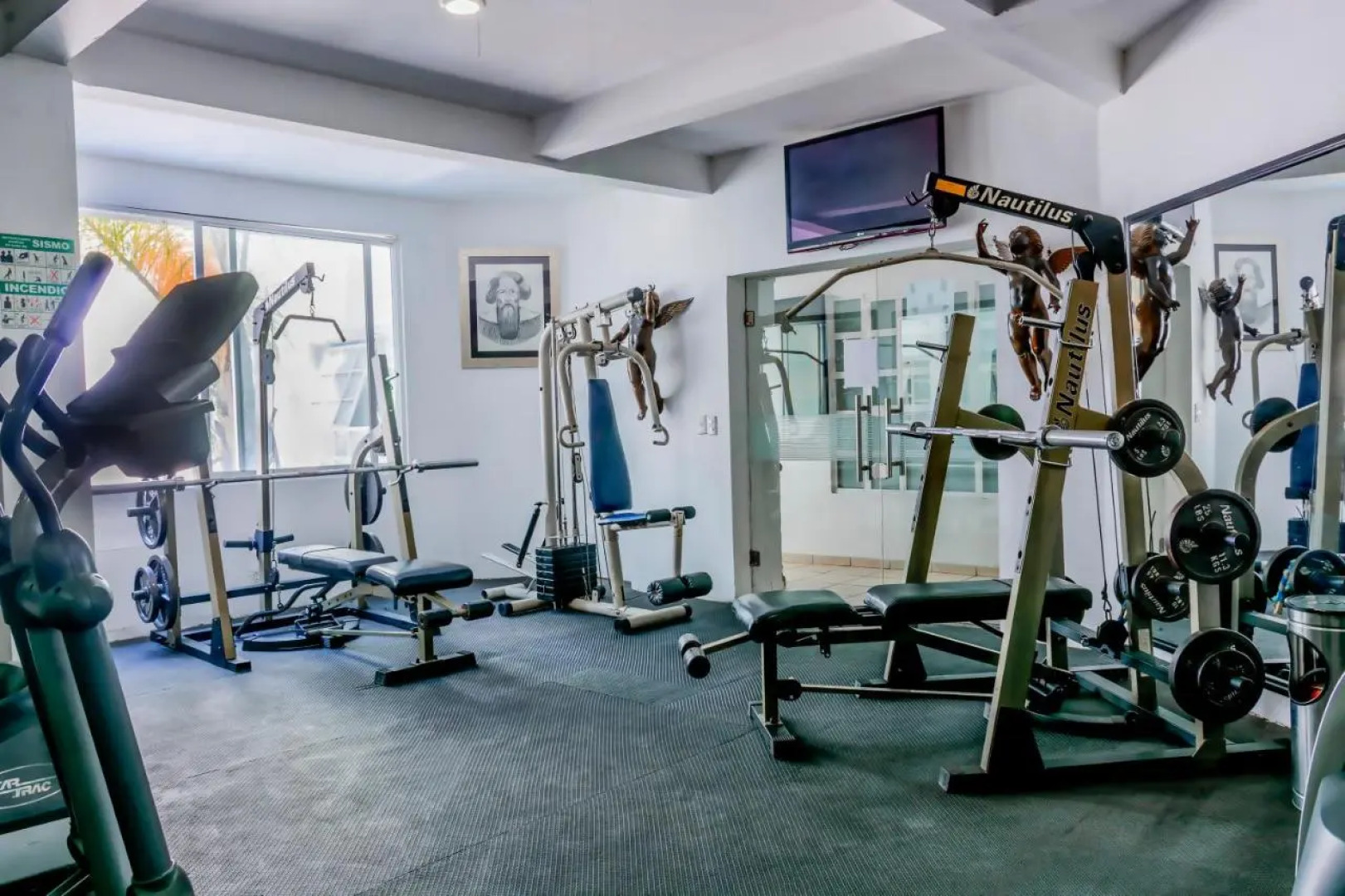 European Life Style Executive Suites & Gallery