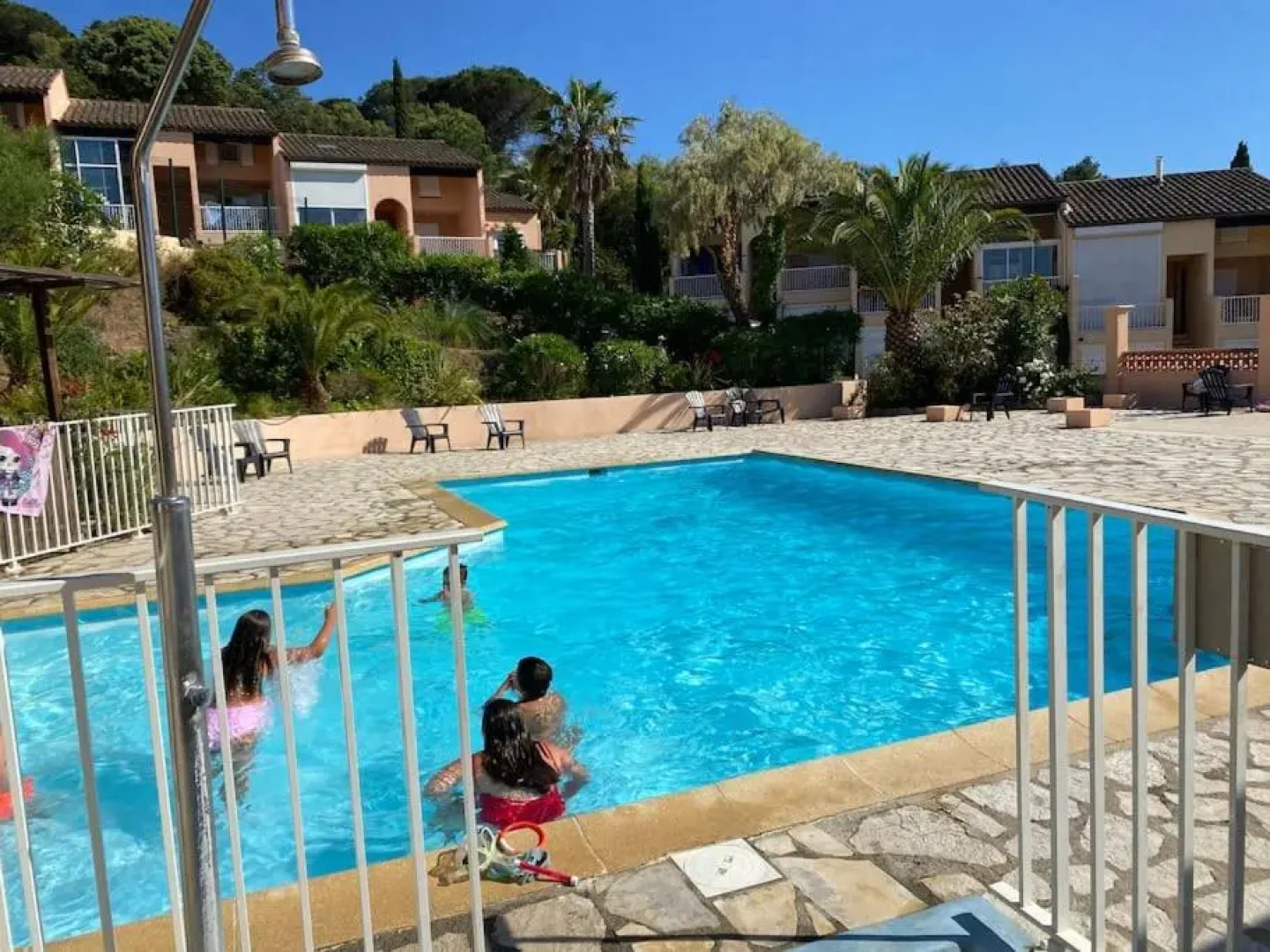 Studio rénové avec piscine proche Saint-Tropez