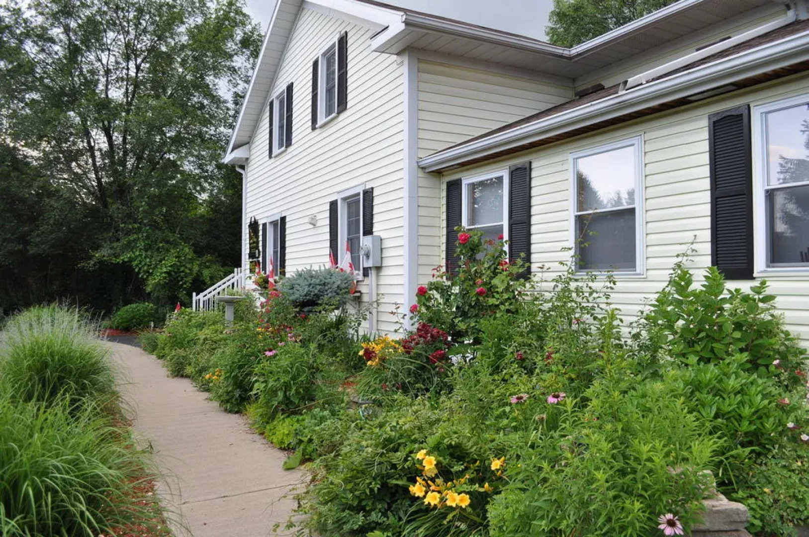 Jordan Village Guest Manor B&B