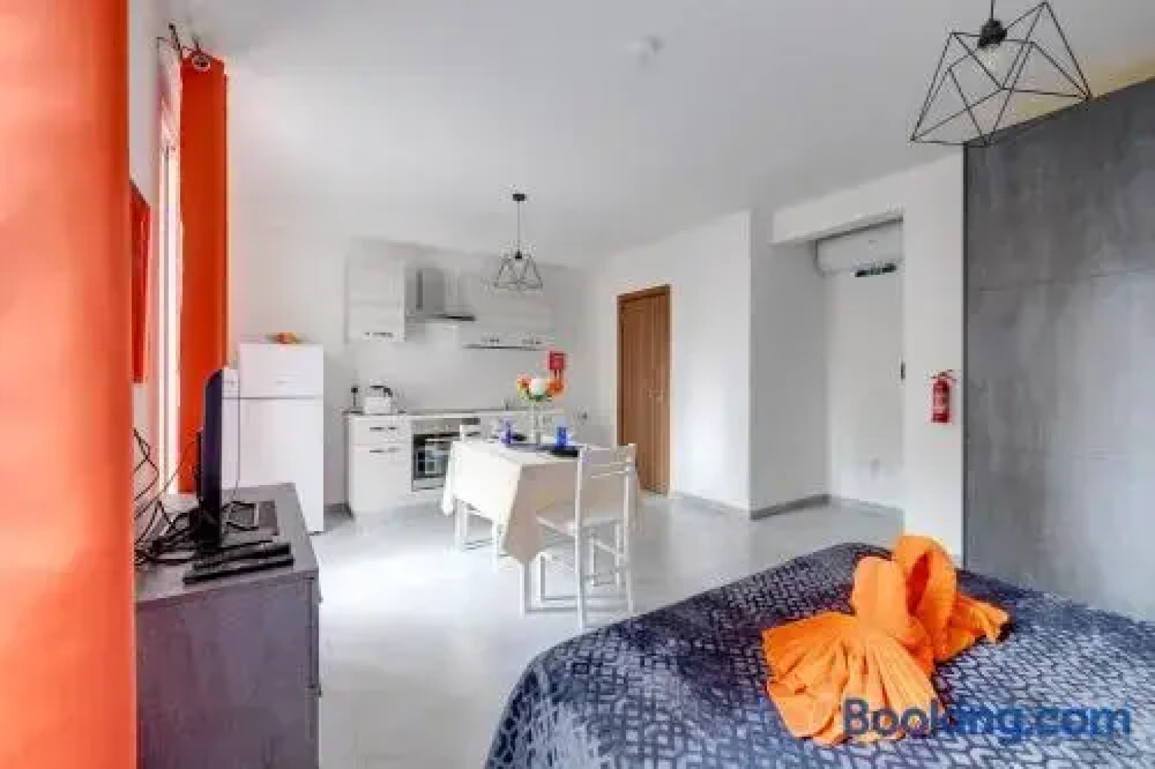 Modern Studio Central Location