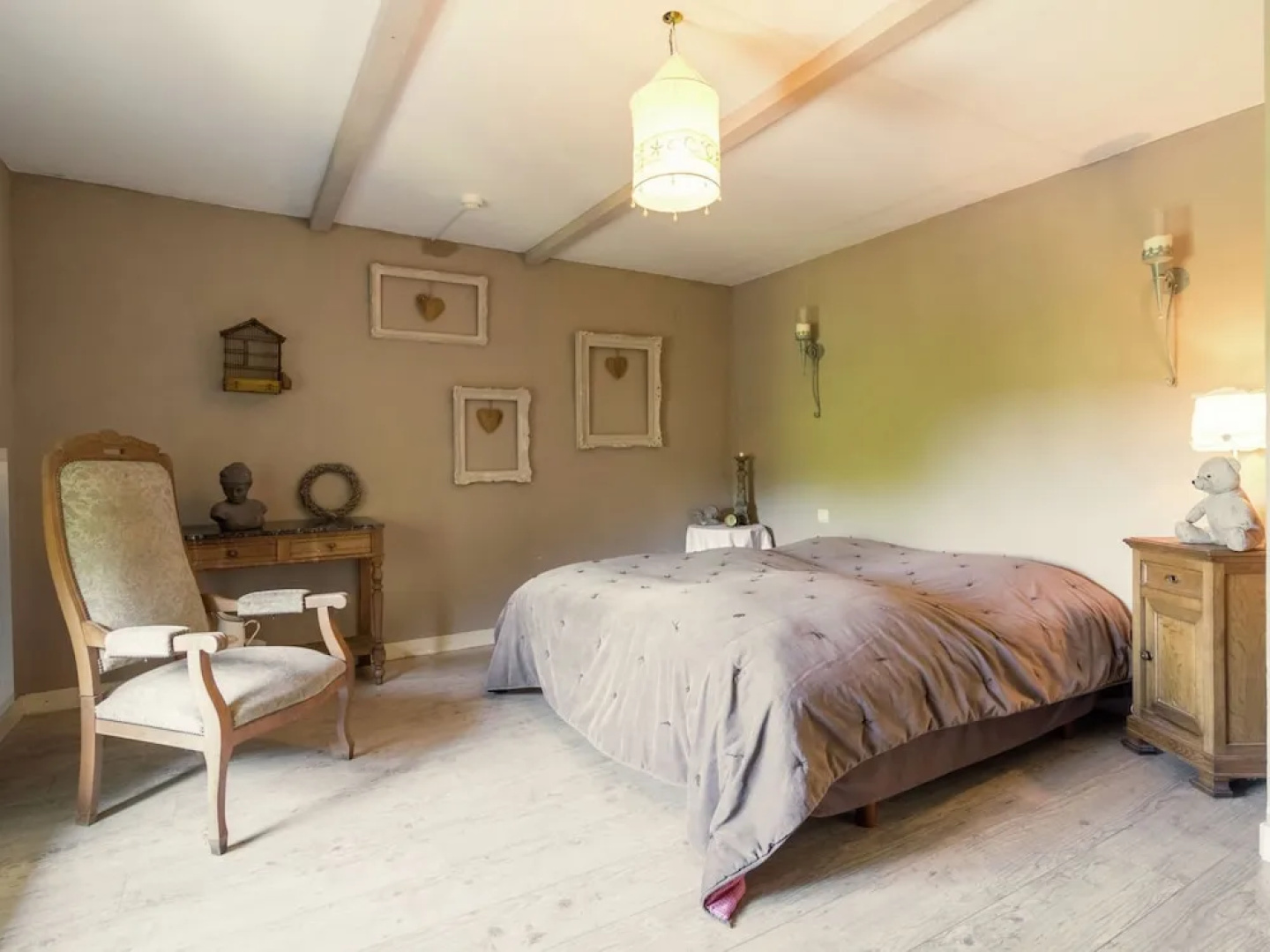 Quaint Holiday Home in Bievre in the Forest