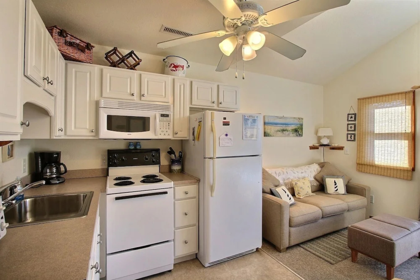 38 Piece Of Heaven Studio Bedroom Condo by RedAwning