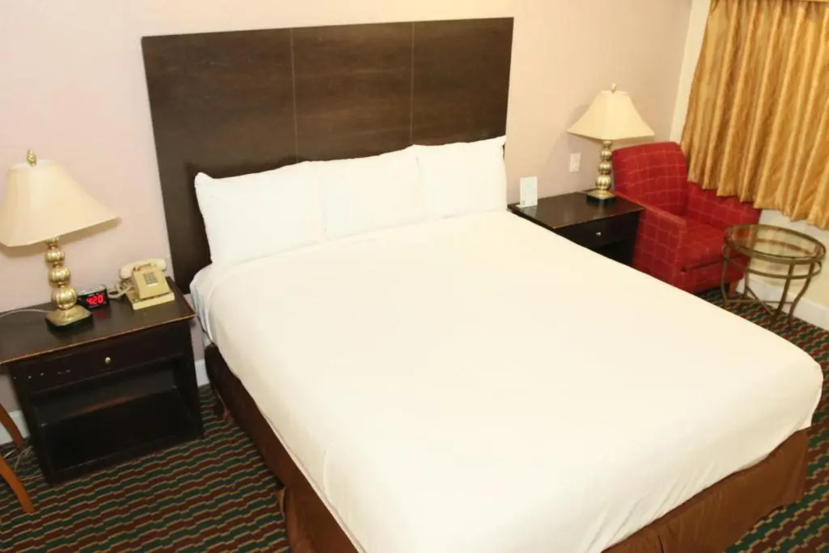 Town & Country Inn