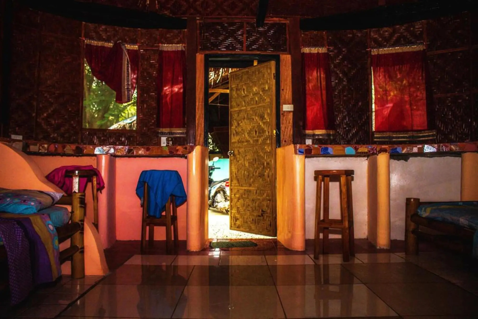 Lennons Place Backpacker Hostel