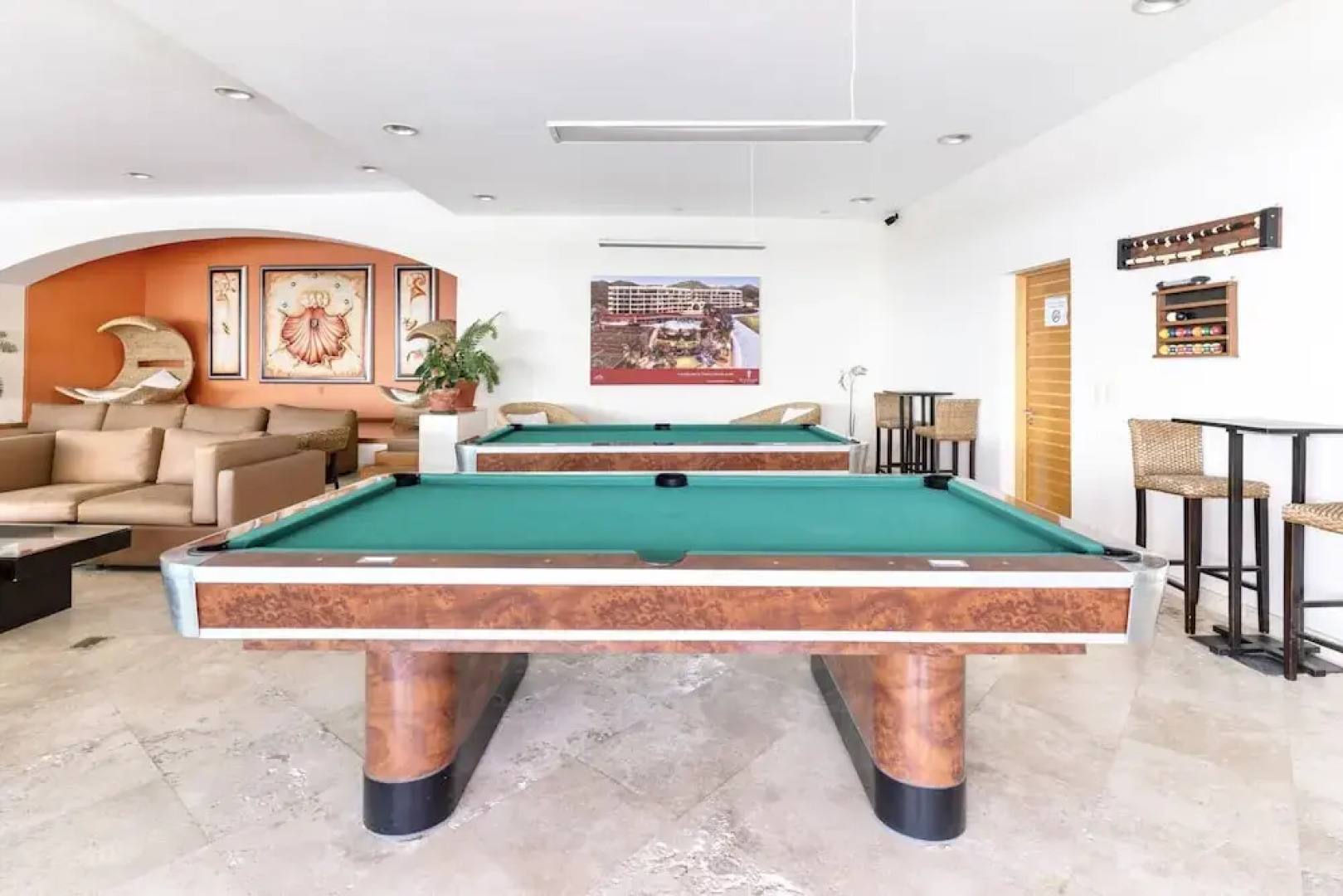 Luxury Private Resort 2-br 2-wr Condo w Breath Taking Lake Views