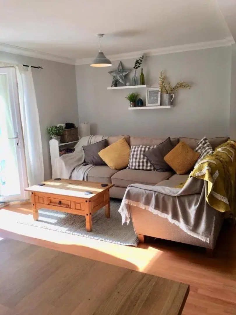 Apartment with Swimming Pool