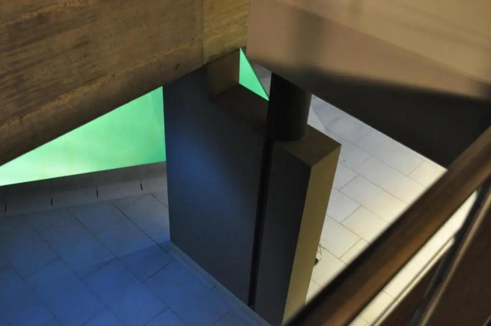 Art House Margine Rosso