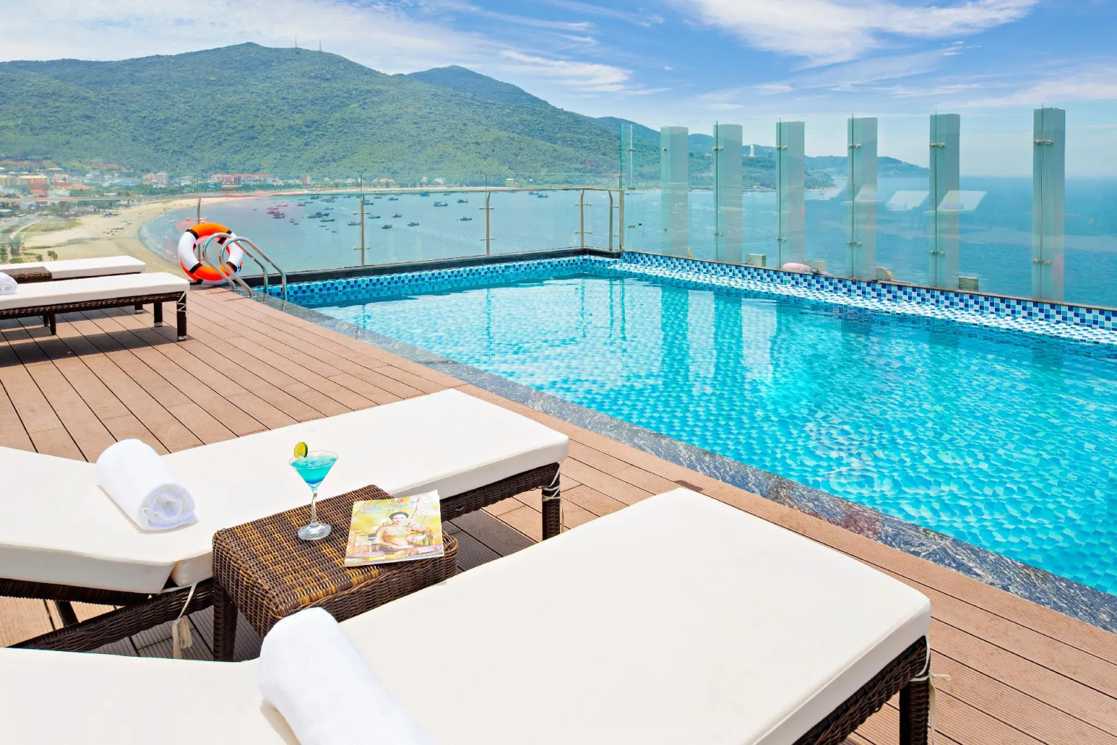 Alisia Beach Hotel Da Nang