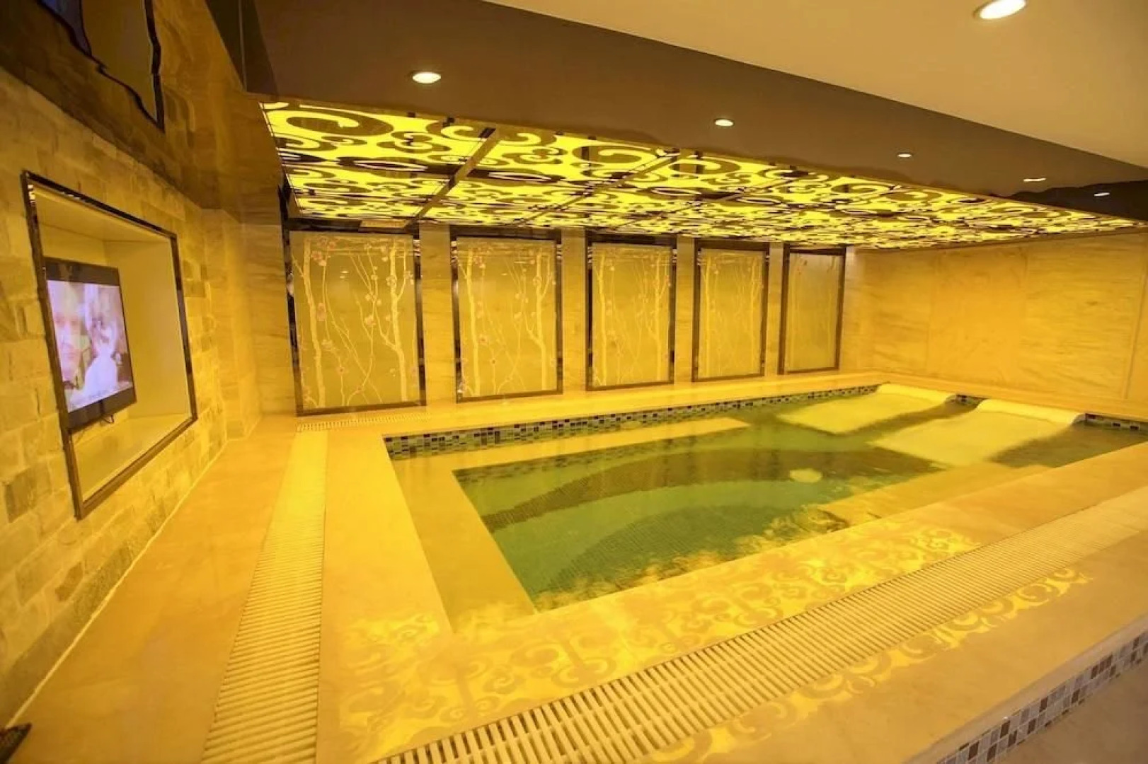 Huangjingang Holiday Hotel