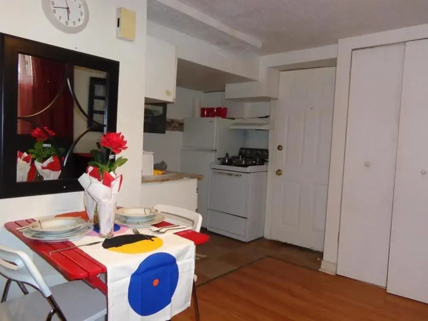 Adib Apartments - 840 Woodroffe Ave, Unit 2