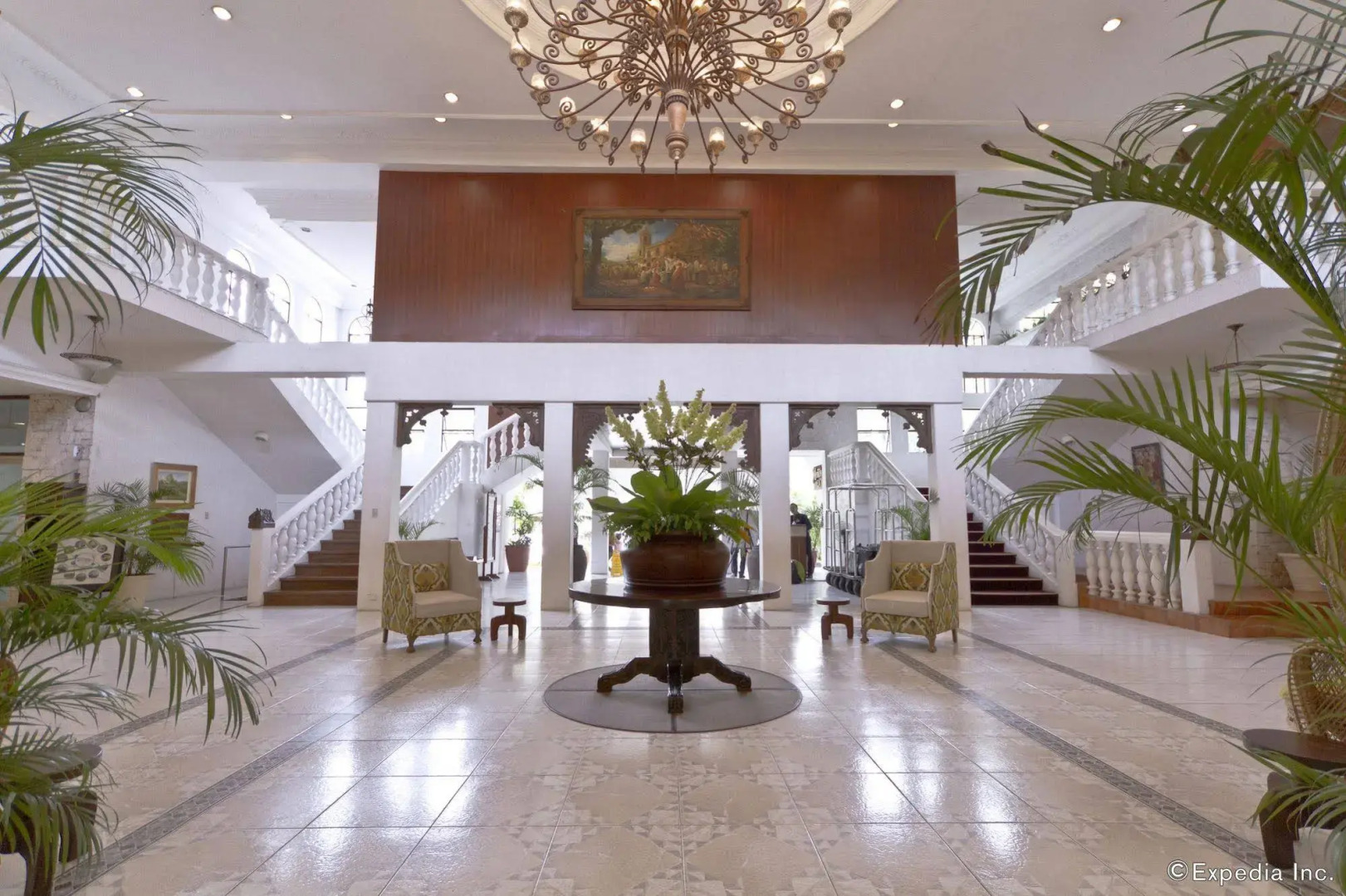 Montebello Villa Hotel