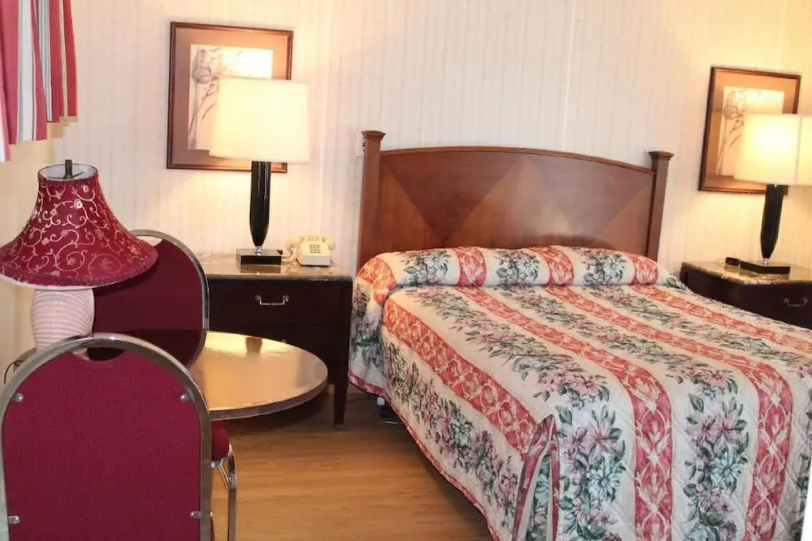 Royale Coach Motor Lodge