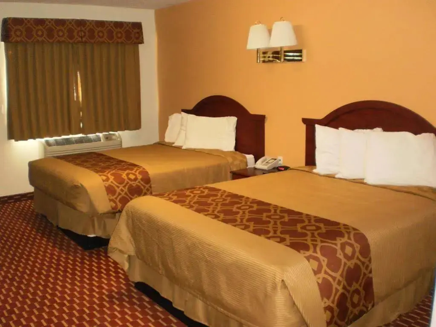 Split Mountain Motel