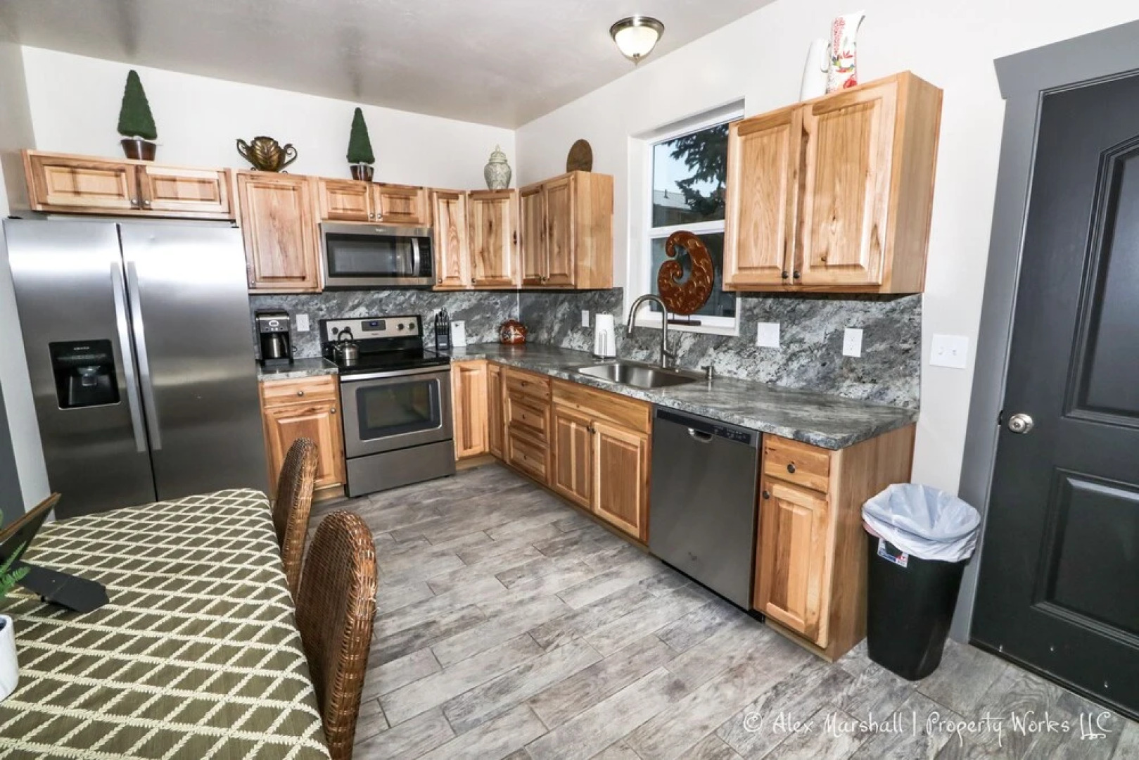 Perfect For Traveling Professionals - Easy Access to Everything!