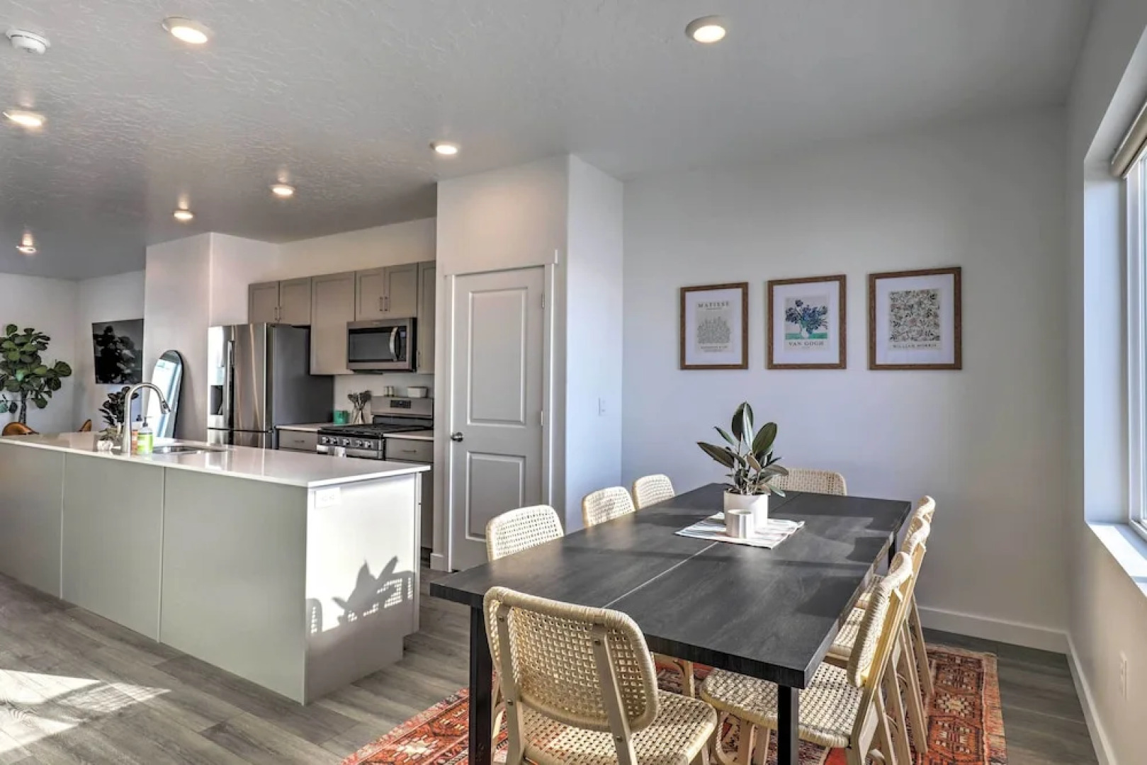 Modern Mountain Townhome - Ski Nearby