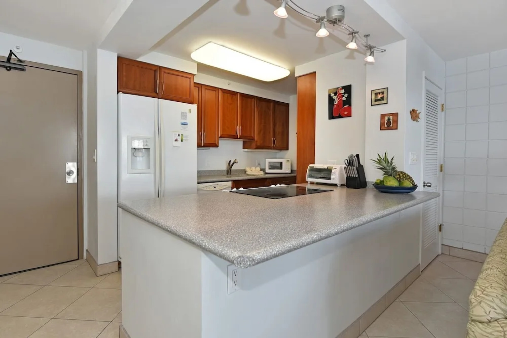 Valley Isle #905 1 Bedroom Condo by RedAwning