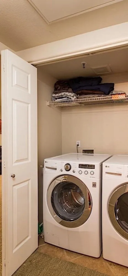 Signature Ii 2 Bedroom Condo