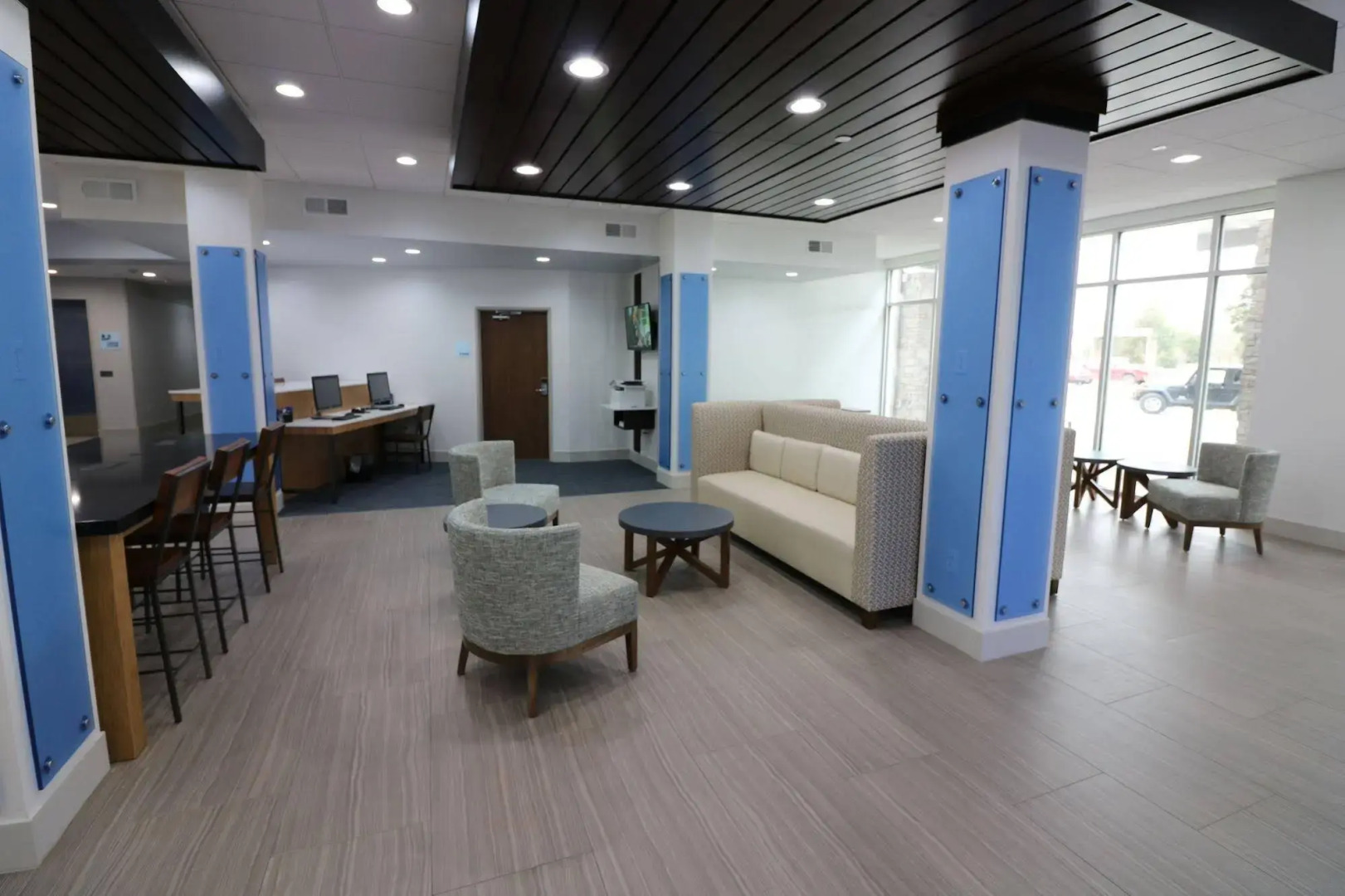 Holiday Inn Express & Suites Coffeyville by IHG