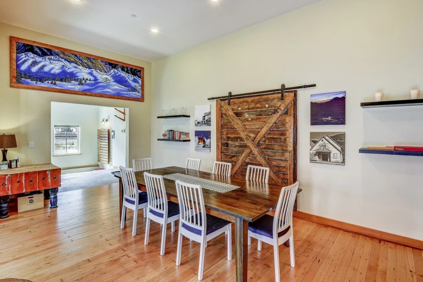 Onemish Lodge - Five Bedroom Home with Mountain View