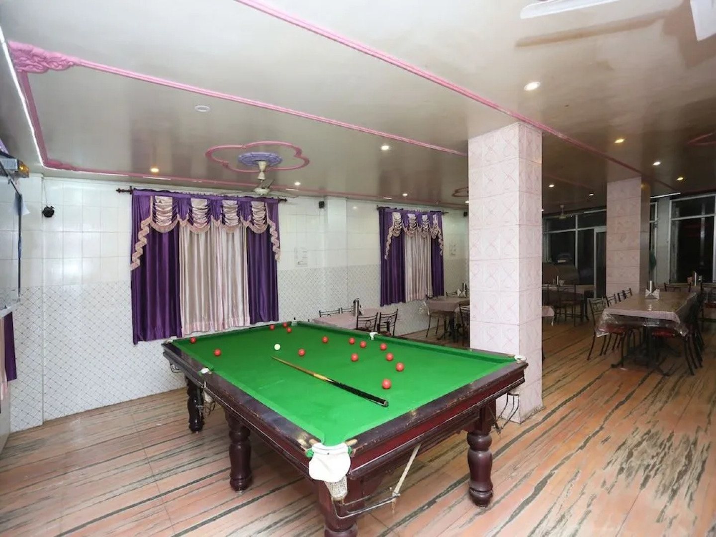 OYO 28835 Hotel Star